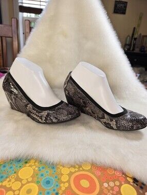 BCBGeneration Nalisa Women’s Snake-Print Wedge Pumps - Black/Gray